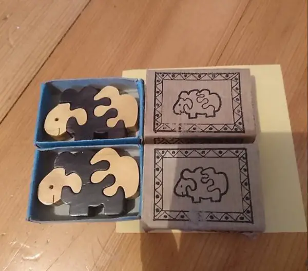 Zwei kleine Schaf Puzzle aus Holz, Spielzeug