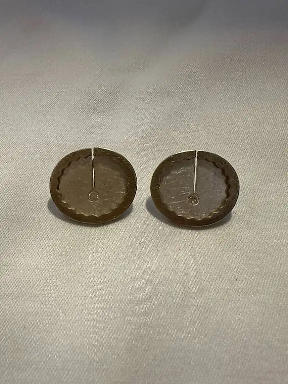 Silber Ohrstecker - Rundes Design mit Kristallakzent