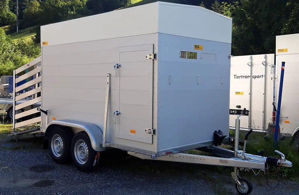 NEU ALU Viehanhänger mit Alu-Festdach 2700kg - 5.25m2