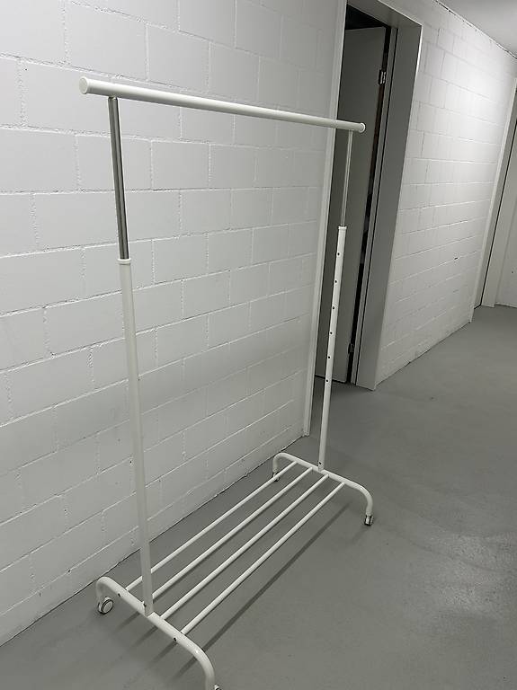 Zu Verschenken: Kleiderstange IKEA