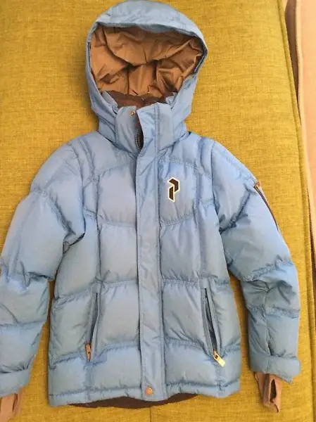 Piumino caldo marca Peak Performance tg. 130