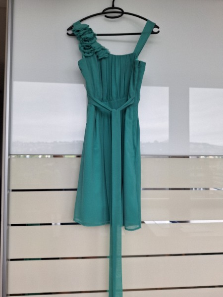 Festkleid grün, 2x getragen, Grösse XS, sehr eng geschnitten