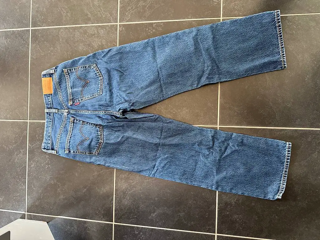 Levis Jeans zu verkaufen