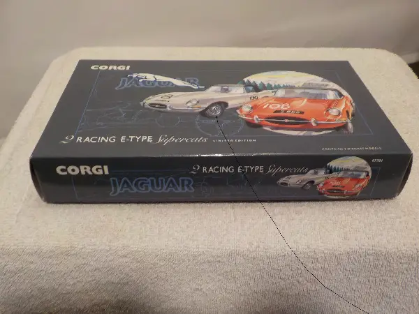 2 Supersportwagen - Corgi Jaguar