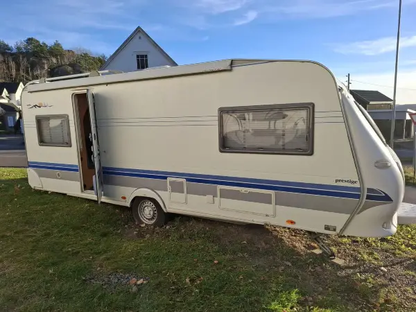 Wohnwagen Zu verkaufen: Hobby 560 Prestige 2004 TÜV/HU 06/2027