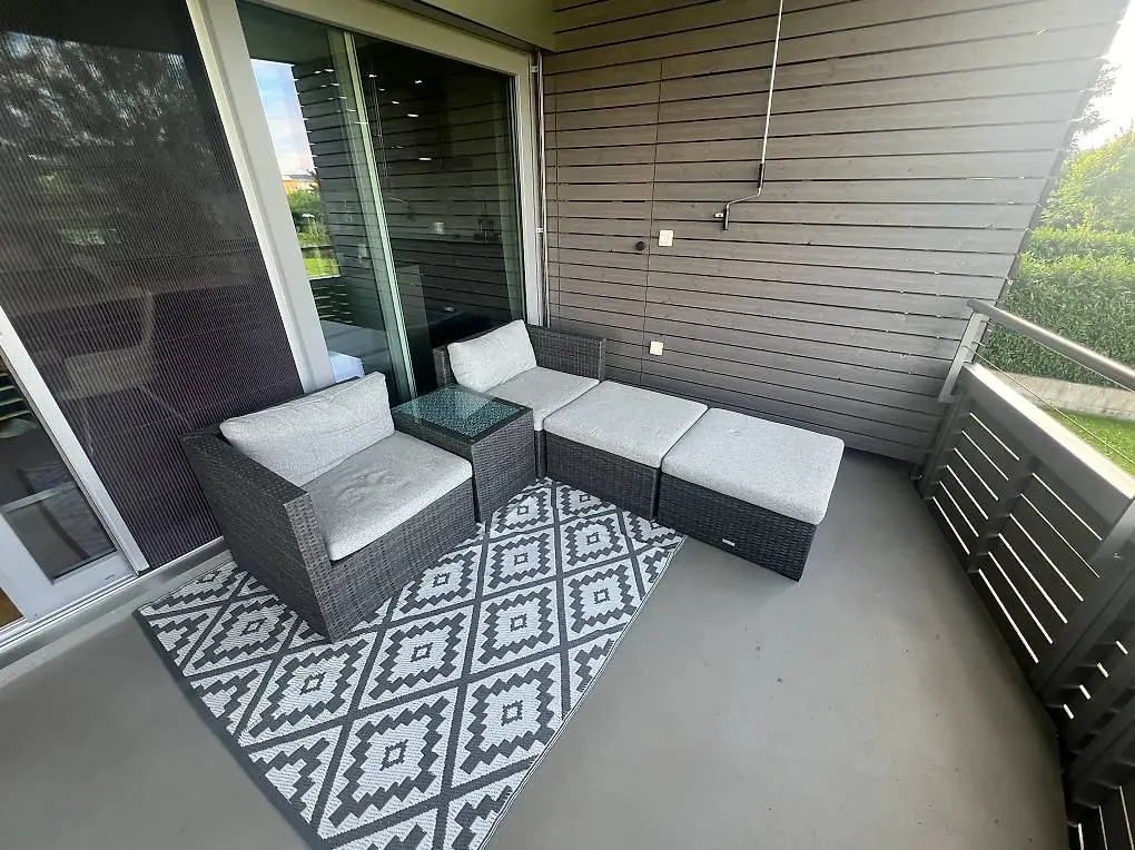 Moderne Outdoor-Lounge - wetterfest & gemütlich