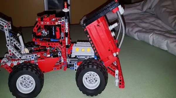 Lego Technic Waldfahrzeug und Pickup Truck