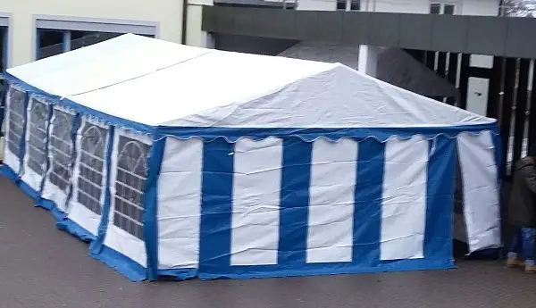 Hüpfburg Zelte Softeismaschinen Verleih mieten