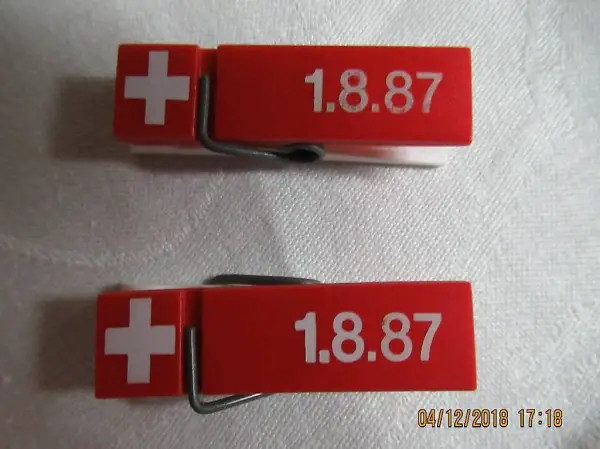  1 Augustabzeichen, 1987 Wäscheklammer