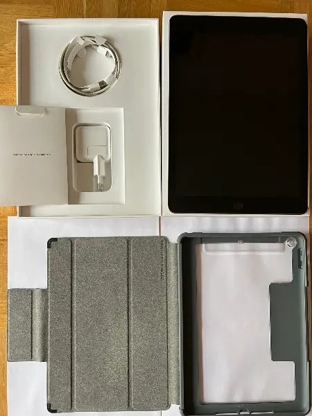 Apple iPad 6th Gen. 128 GBSpace Gray mit Cover, Neuw. m. OVP