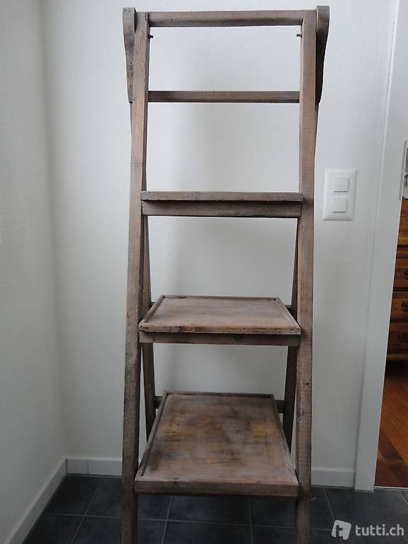 schönes Leiterregal aus Holz - wie neu -