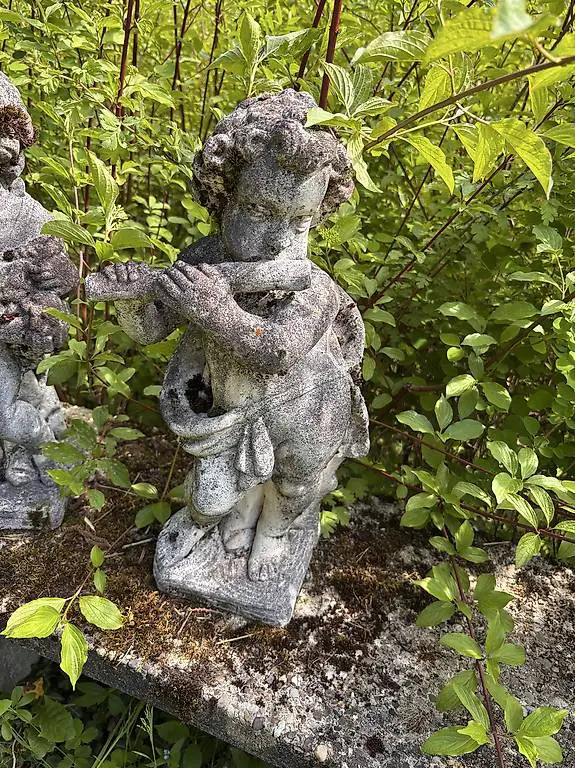 Skulptur/ Gartenfigur Junge mit Flöte