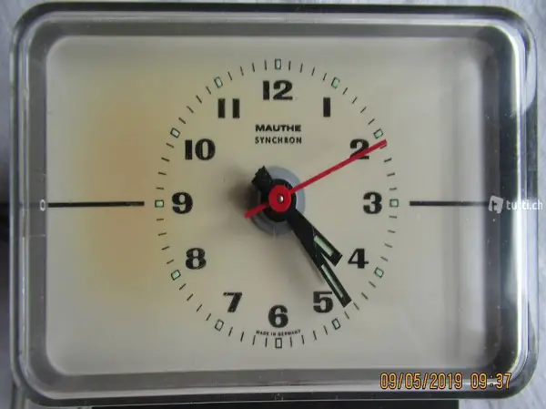  Wecker elektrisch, mit Kabel und Stecker