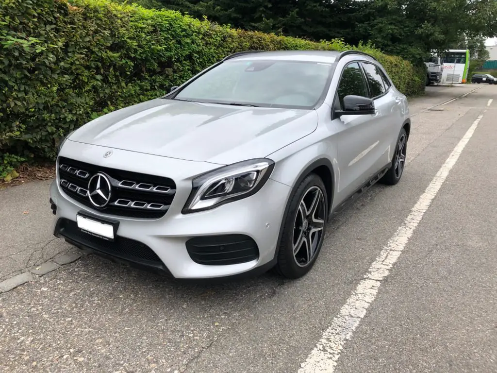 mercedes-benz gla-klasse x156 gla 200 d amg line 4m