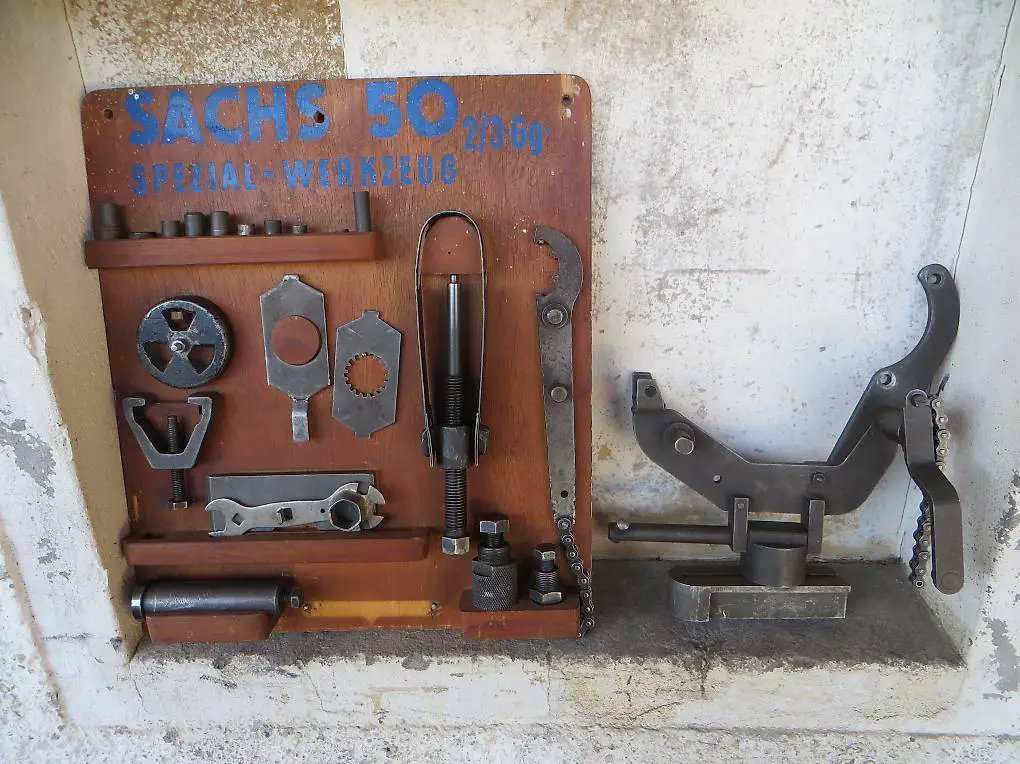 Sachs Werkzeugbrett mit Spezialwerkzeug Mofa Moped Rärität