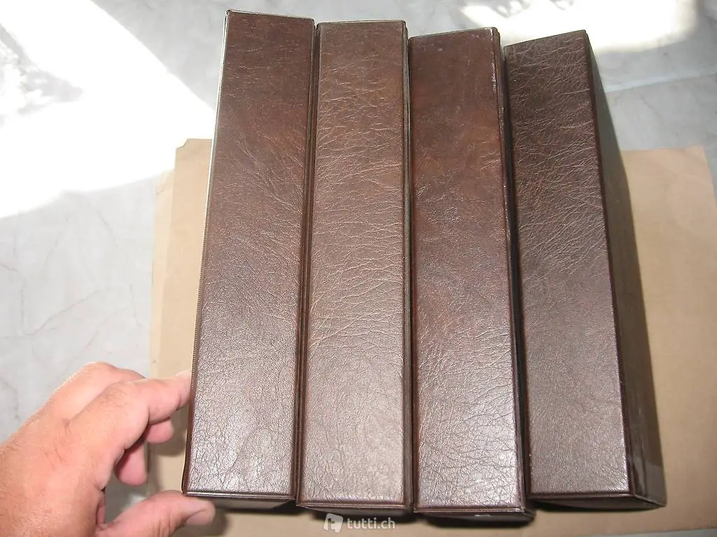 4 grosse Briefmarkenluxusalben