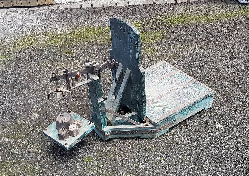 Antike Sackwaage unrestauriert