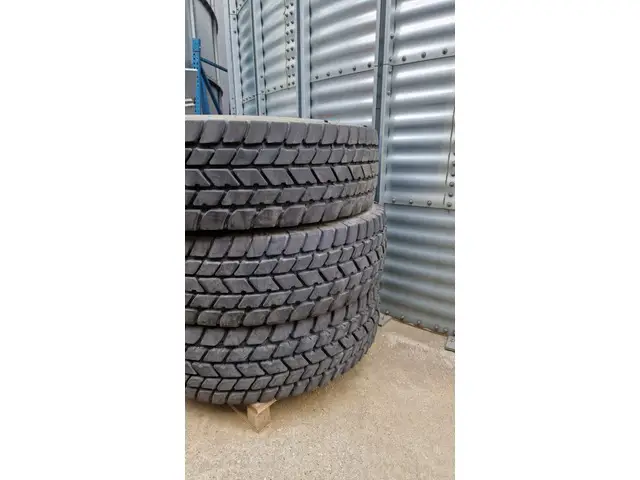 Pneukran Reifen gebraucht, Kran