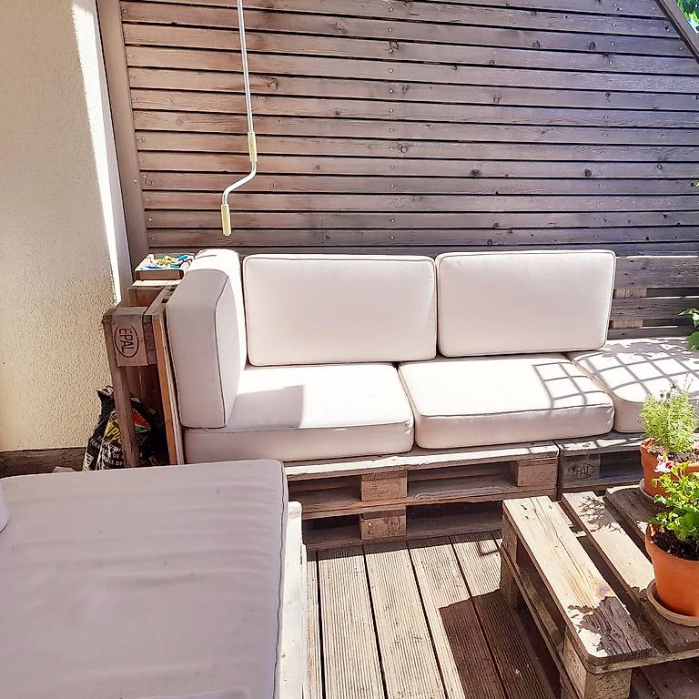 Palettensofa zu verschenken