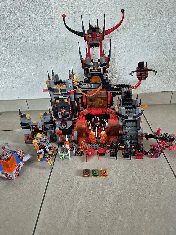 LEGO Nexo Knights 70323 Jestros Vulkanfestung