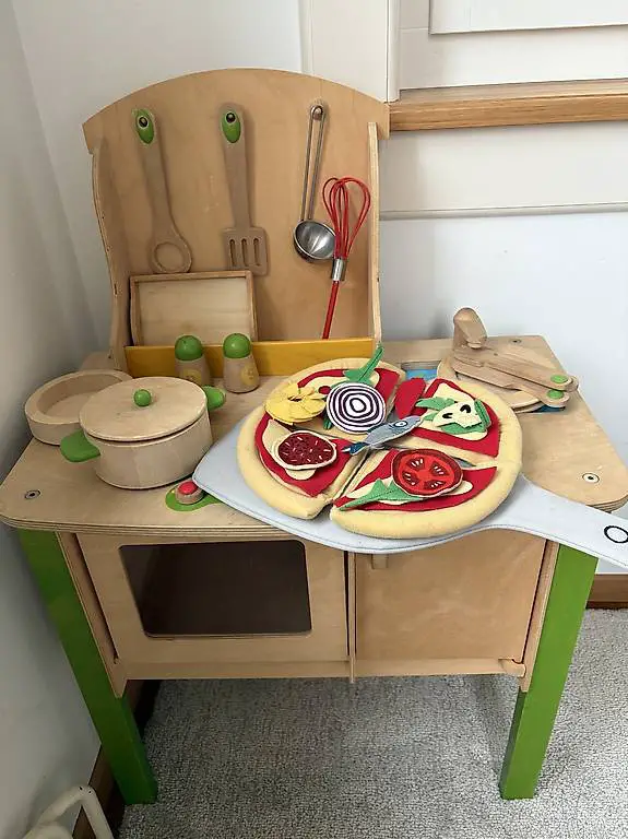 Kinderküche mit Zubehör