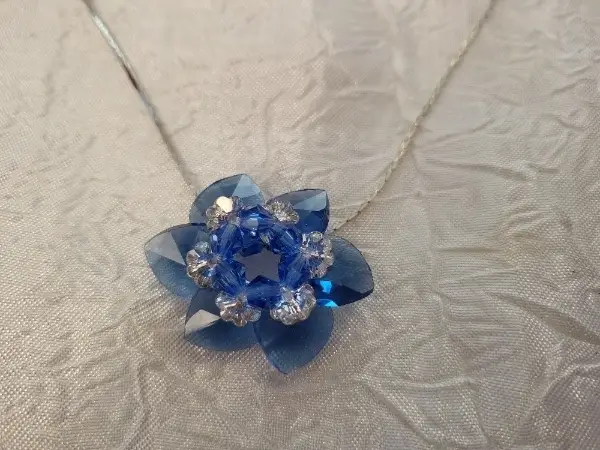 Handgemachte Blumen Hakskette aus Glasperlen