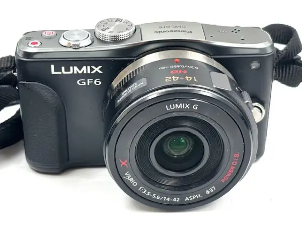 Panasonic Lumix GF6 + 14-42mm PZ 3.5-5.6 (+ GF3)