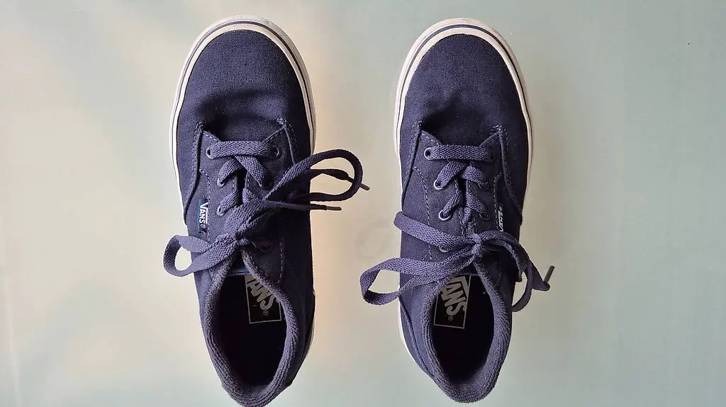 Neuwertige Stoffschuhe der Marke Vans, Grösse 31