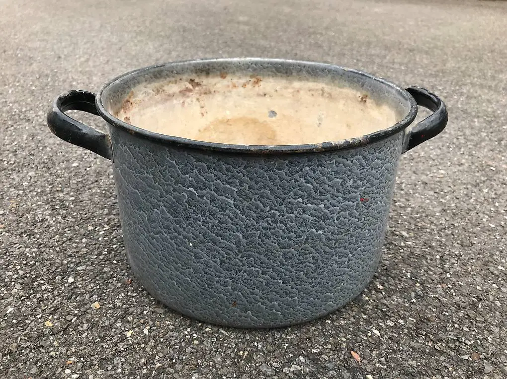 vintage emaille topf