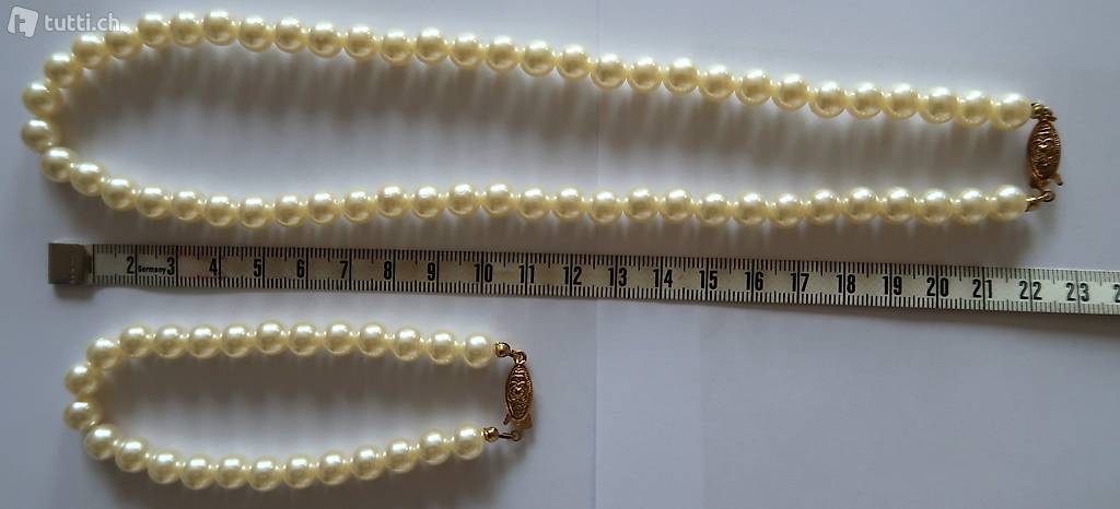  2 Kunstperlen-Ketten aus Mallorca
