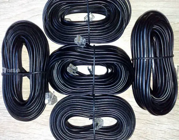 5 cavi telefono RJ11 a RJ11 lunghi 5 metri (nuovi)