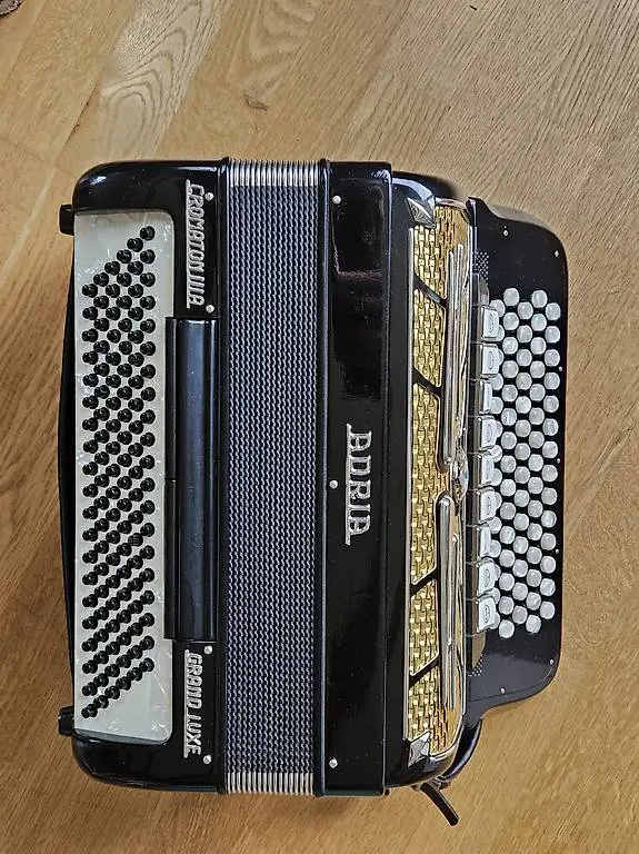 Akkordeon Adria Modell Cromaton IIIA Grand Luxe