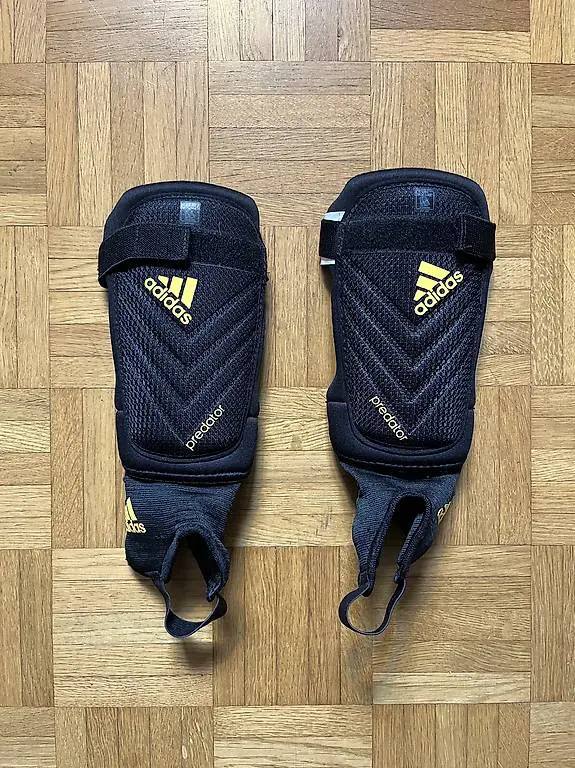 Adidas Schienbeinschoner