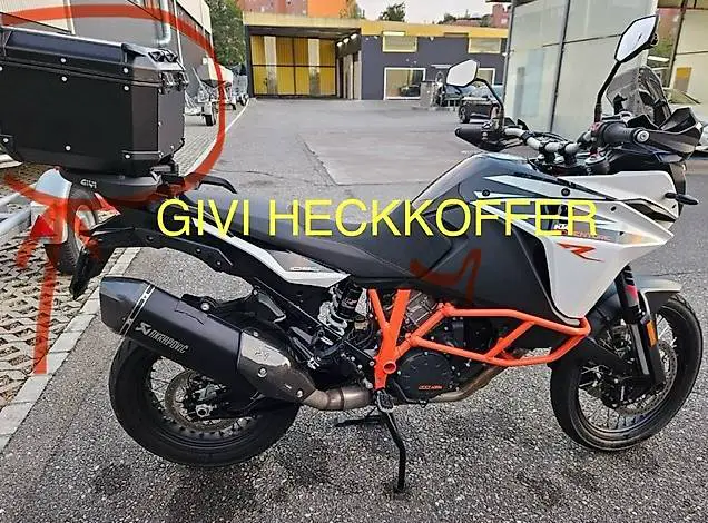 topcase/heckkoffer? givi trekker outback?