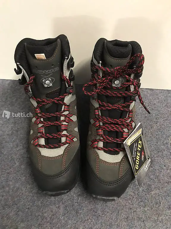 LOWA Wanderschuhe NEU Gr. 39