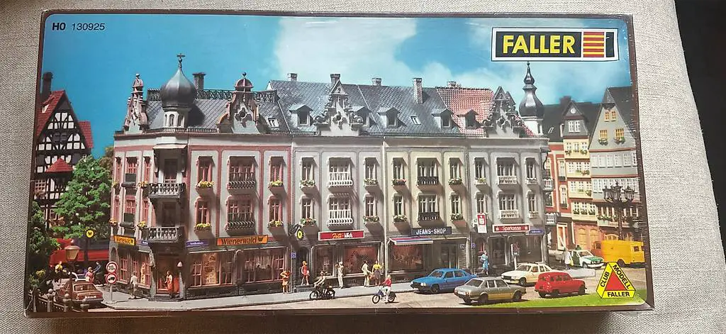 Faller Schillerstrasse HO 130925 Neu Originalverpackt