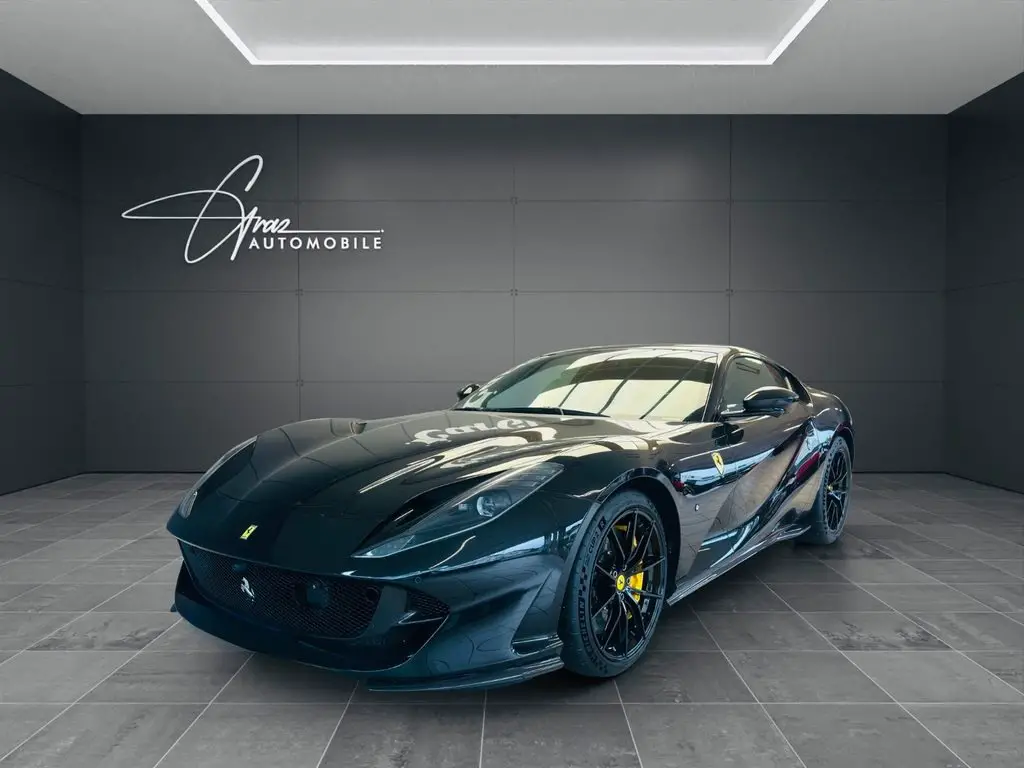 FERRARI 812 Superfast 6.5