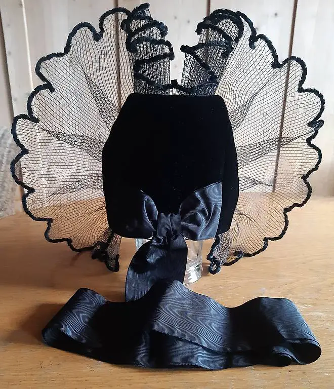 Trachtenhaube / Haube zur Berner Tracht