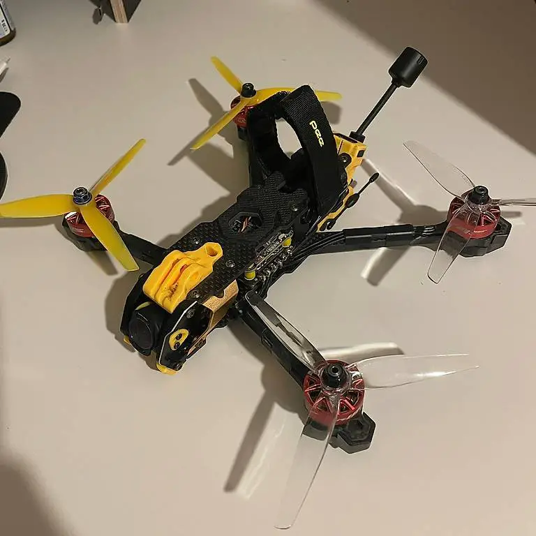 High-End 6 Zoll FPV-Drohne mit DJI O3 + Zubehör (wie neu)