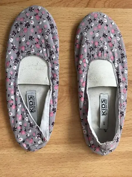 Turnschläppli Grösse 27 wie neu