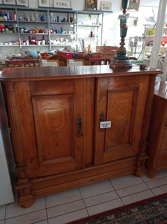 Spezielle Kommode / Apothekerschrank Barock