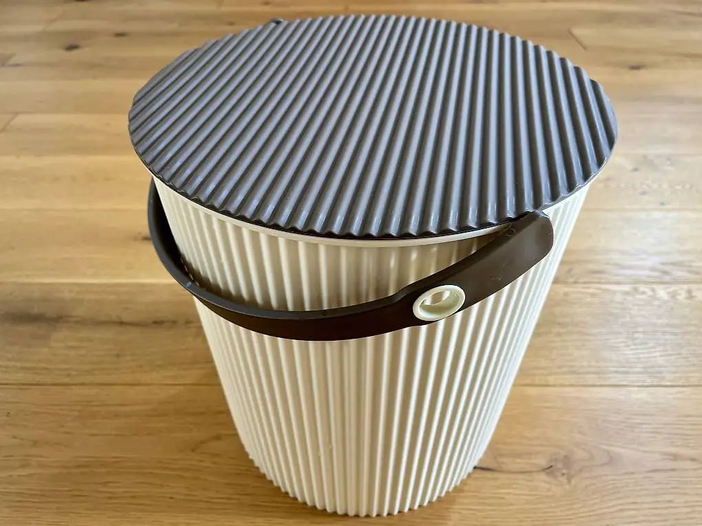 Hachiman Omnioutil Eimer mit Deckel, 20L (Ivory, Braun)