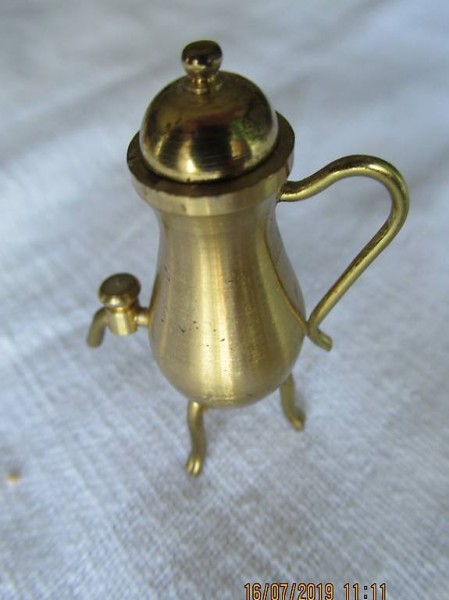  Kaffeekrug, Teekrug, Samowar?, Bierkrug, Messing? Bronze?