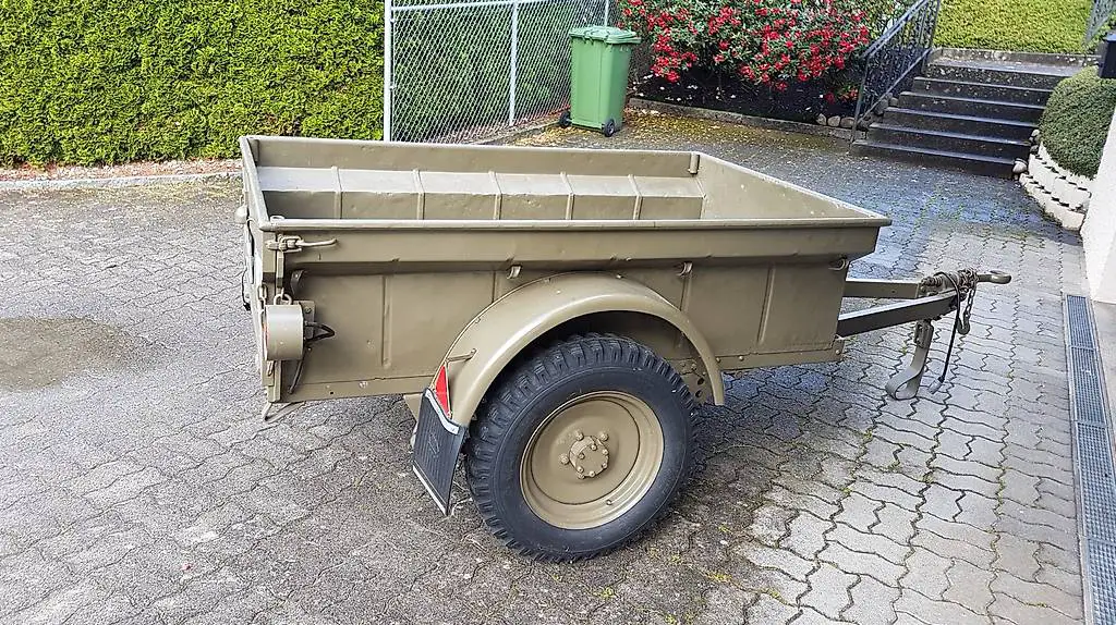 Militär-Jeep Anhänger, Ladebrücke kippbar Jg. 06.51 US