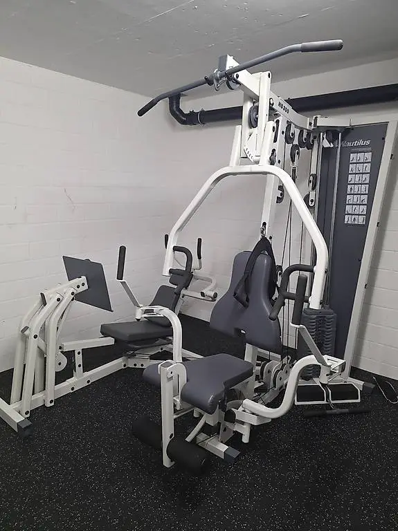 Nautilus Multistation Fitnessgerät NS300 + NS75