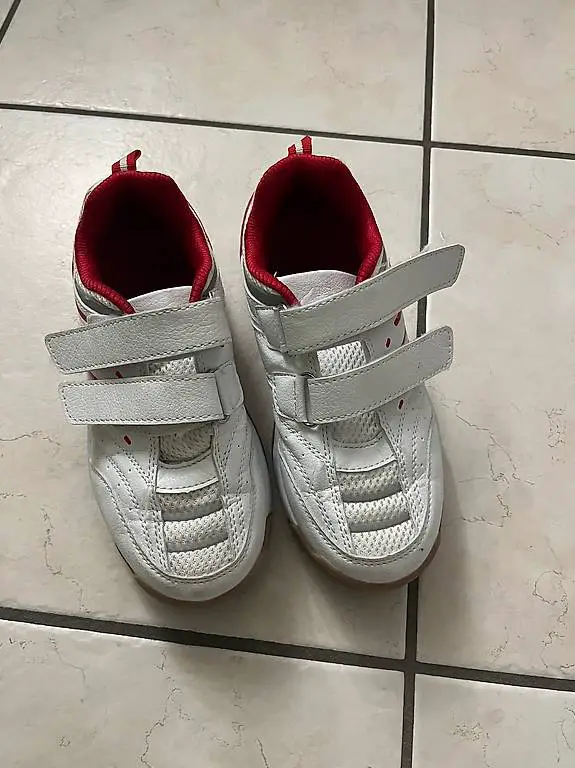 Hallenturnschuhe Grösse 32