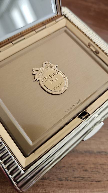 Christian Dior Puderdose Vintage Gold