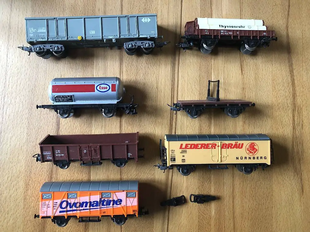 Lima 7 Wagen Anhänger Ovomaltine Esso etc. Antik ca. 1978