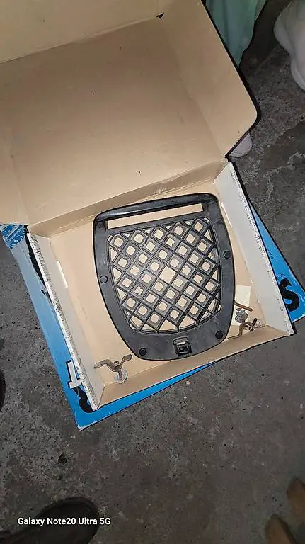 Givi Platte für Honda Dominator