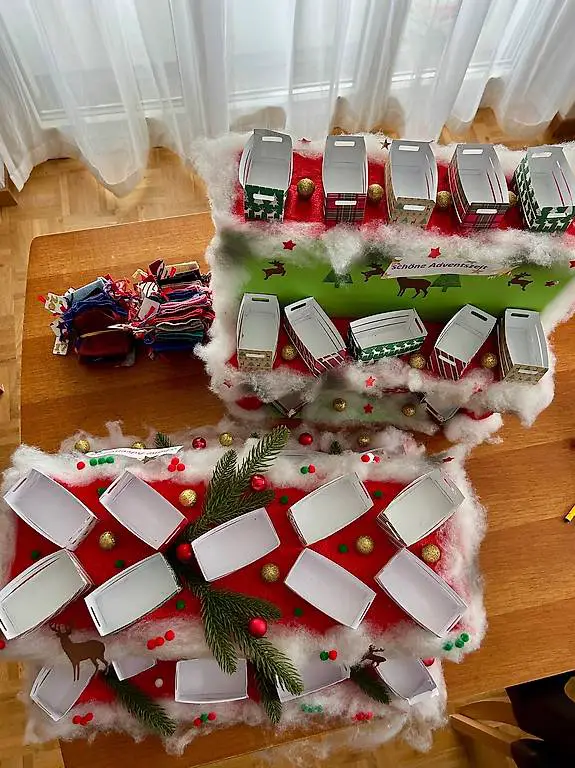 2 neue Adventskalender Hand gefertigt Unikate Topp